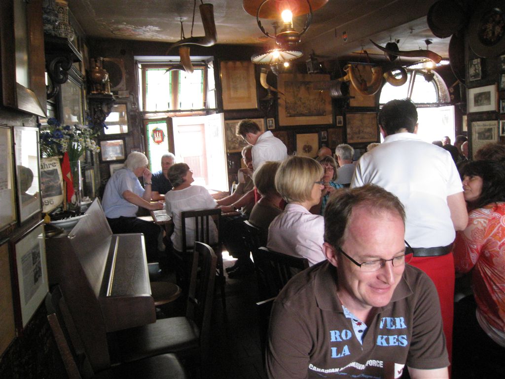 Ausflug des Dekanates Würzburg links des Mains nach Heidelberg u. Schwetzingen