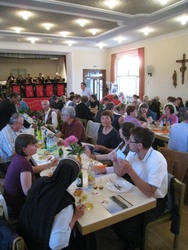 Begegnungsabend des Dekanates Wuerzburg links des Mains 007_internet-001.jpg